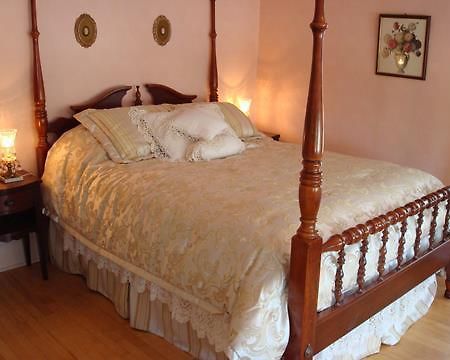 The Bridge Street Inn Charlevoix Ruang foto