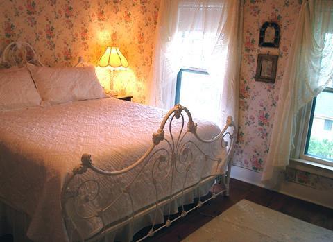The Bridge Street Inn Charlevoix Ruang foto
